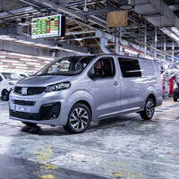 "Estamos a unos meses de una tragedia": las furgonetas eléctricas no se venden y Stellantis amenaza con cerrar fábricas