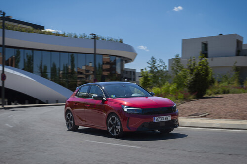 Probamos el Opel Corsa Hybrid: por fin un utilitario microhíbrido que hace algo más que ganarse la etiqueta ECO