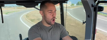 Esto es lo que ocurre cuando te pasas de listo y te grabas en plena autovía con un tractor para rascar likes en Instagram