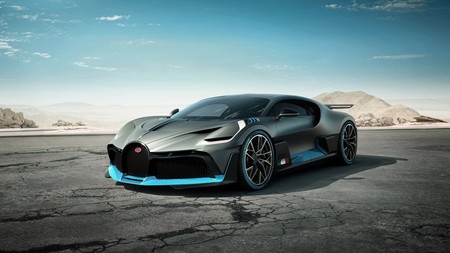 El Bugatti Divo abandona las imágenes estáticas y te acelera el pulso con su primer video en acción