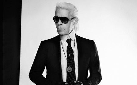 Ocho veces en las que Karl Lagerfeld acaparó portadas, muchas de ellas tomadas por sí mismo
