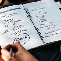 La digitalización de las empresas traerá una secuela, menos empleo y pero más cualificado