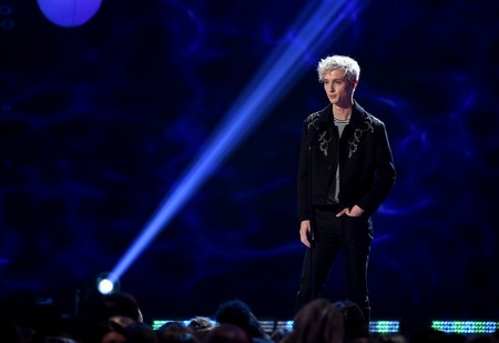Dale un vistazo a los mejores looks de la alfombra roja de los Teen Choice Awards