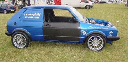 Pequeño, rápido y letal: VW Golf Mk1 con motor de Suzuki Hayabusa y turbo
