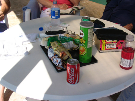 Aperitivos en la playa, cuáles son buenos y cuáles no tanto