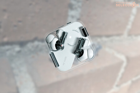 Diseño transparente y cancelación de ruido con los auriculares Nothing ear (1) a 79,99 euros, una alternativa a los Apple AirPods