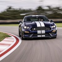 2019 Ford Mustang Shelby GT350: más preciso y eficaz, pero tan atmosférico, manual y brutal como siempre
