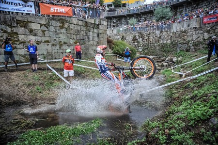 Toni Bou consigue otra victoria en Portugal y se pone a tiro de su 26º título mundial