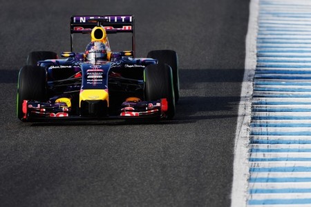 Red Bull ya prepara un RB10 'intermedio' con el que empezar la temporada