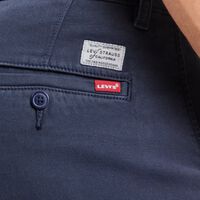 Levi’s liquida sus chinos elegantes por menos de 25  euros (y vuelan)