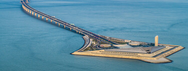 China ha construido un monstruo que es al mismo tiempo macropuente, túnel y museo: una superestructura por la que pasan al día casi 90.000 coches