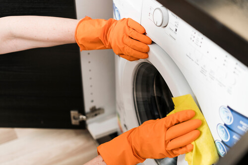 Ingeniero químico: "El bicarbonato y el vinagre no son adecuados para limpiar la lavadora"