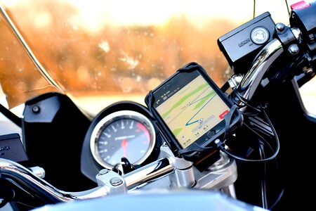 Atención con las motos y las cámaras del iPhone: Apple advierte de que las vibraciones pueden dañar el sistema de estabilización