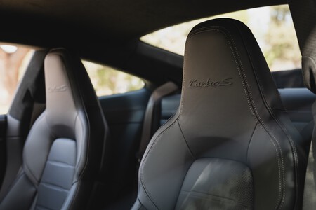 Porsche 911 Turbo S 2025 017