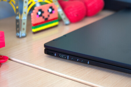 Hp Omnibook X Flip 14 Review Xataka Analisis Puertos