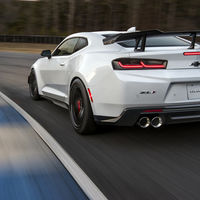 Mira al Chevrolet Camaro ZL1 1LE destrozando Nürburgring con un tiempazo de 7:16. ¡Más rápido que un Enzo!