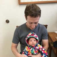 Zuckerberg lleva a su hija al médico y demuestra que está a favor de las vacunas