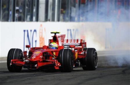 Los motores tendrán que durar 3 Grandes Premios en 2009