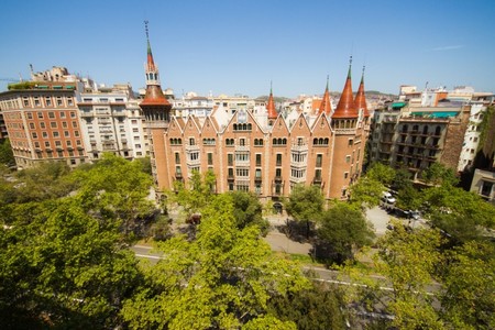 Tras más de 100 años de historia cerrada al público, la Casa de les Punxes (Barcelona) ya se puede visitar