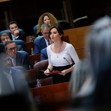 El nuevo carnet senior de Ayuso para mayores de 55 años: desde descuentos en actividades a programas de ejercicio 