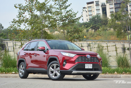 Toyota RAV4 Hybrid, a prueba: un C-SUV que consume menos gasolina que un Yaris