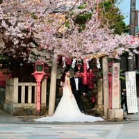 Japón se parece cada vez más a un parque temático masificado. Así que hay un negocio en alza: el turismo de bodas