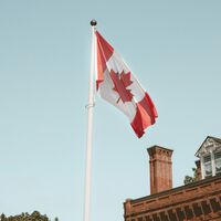 Un plan educativo pedía transformar la enseñanza con IA. El problema es que traía una decena de fuentes inventadas