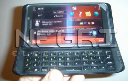 ¿Nokia N9 o Nokia N8-01?, con teclado QWERTY pero sin rastros de MeeGo