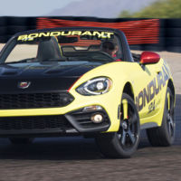 Abarth te enseña a conducir... si compras un 124 Spider en Estados Unidos