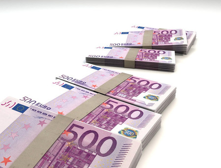 La limitación a 1000 euros del pago en efectivo no entrará en vigor el 1 de enero de 2017