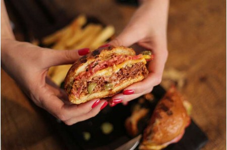 Pueden saber igual, pero la calidad de las proteínas de las hamburguesas de origen vegetal y las de origen animal es diferente