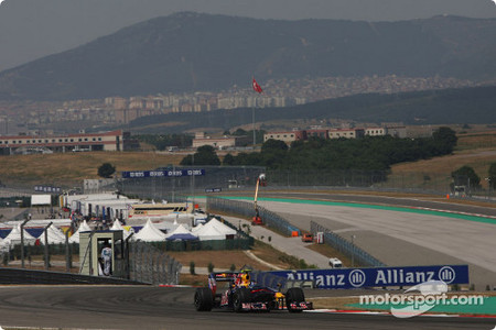 Sebastian Vettel logra la pole de Turquía en el último momento