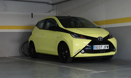 Parking Prueba Toyota Aygo Exterior
