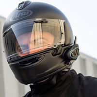 Una sentencia en Madrid abre las puertas a la utilización en los cascos de moto de intercomunicadores bluetooth