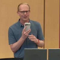 El último evento de Google nos deja una imagen bien irónica: prefirieron utilizar un iPhone en lugar de un Pixel