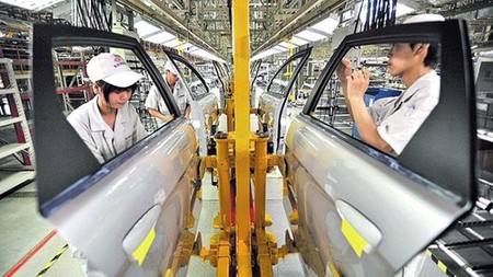 Fábrica de automóviles en China 