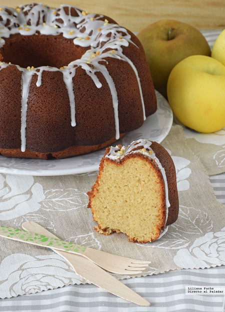 Bundt Cake de puré de manzana y limón. Receta para el Día Internacional del Bundt Cake