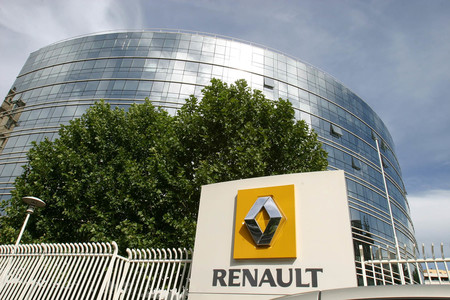 Renault anuncia 15.000 despidos, reduce su presencia en China y mantiene la fabricación de coches eléctricos en Francia
