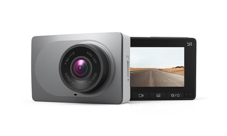 Si quieres una dashcam económica, hoy tienes la Yi Dash Camera rebajada en Amazon a 32,99 euros