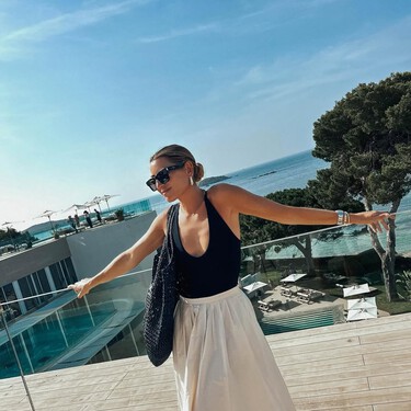 Sfera rebaja el bolso trenzado que llevaremos 24/7 este verano con vestidos boho y sandalias planas