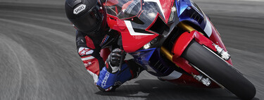 "Con cabeza, todos iríamos en motos de 20 CV". Las motos deportivas de 200 CV están condenadas a desaparecer, y hasta la DGT lo dice 