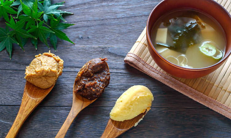 Todo sobre el miso: propiedades, beneficios y recetas