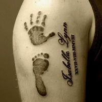El nombre de tus hijos en la piel: 17 ideas de tatuajes que te inspirarán