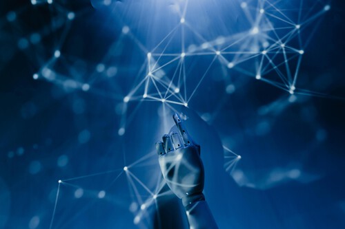 Foto de Tara Winstead: https://www.pexels.com/pt-br/foto/mao-dedo-futuro-robo-8386440/