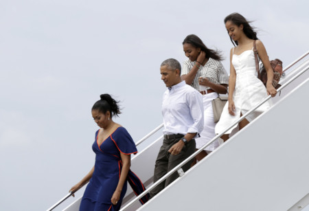 Para desviar la atención de su hija Malia, Obama comparte en Spotify su playlist del verano
