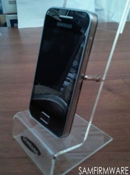 Samsung se toma en serio la gama media con el S5830, un Galaxy S Mini