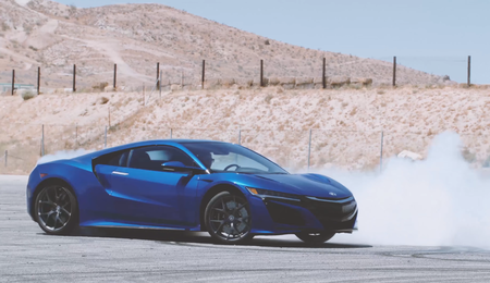 Video: 1 minuto de donas protagonizado por Katherine Legge y un Acura NSX