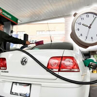 Muchos usan el famoso “truco de la hora” para ahorrar al cargar gasolina en México: hoy sabemos que no sirve de nada 