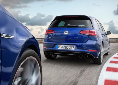 Volkswagen Golf R 2