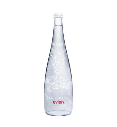 Elie Saab vestirá la nueva botella de Evian durante el 2014 